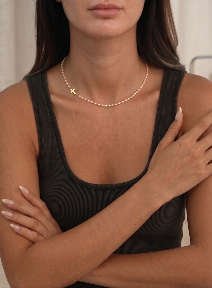Collar con Cruz y Perlas