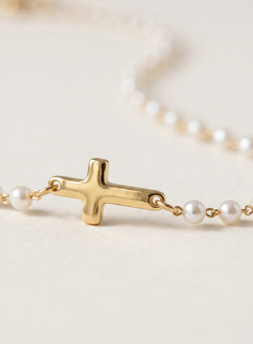 Collar con Cruz y Perlas
